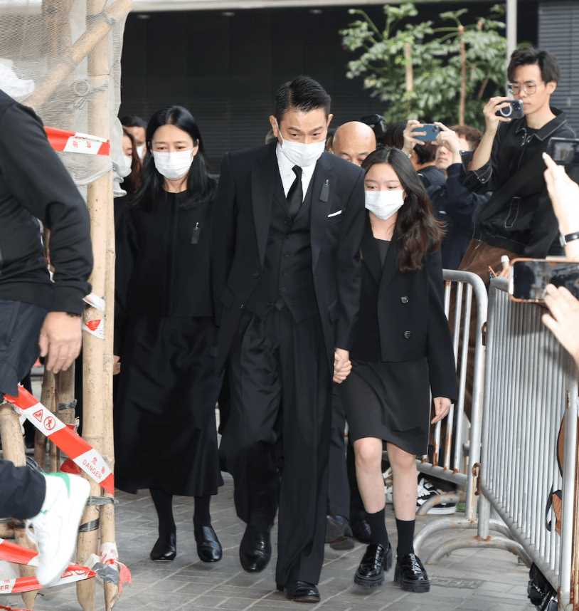 刘德华结婚15年首揭妻子真名 别再叫她“朱丽倩”了