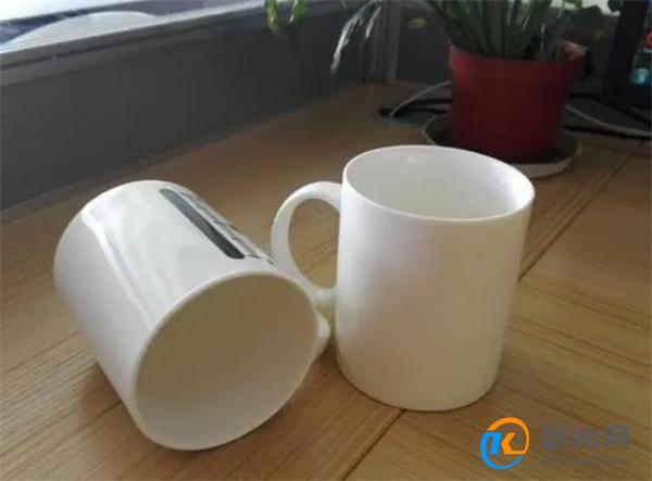 变色杯有毒吗 变色杯用的变色材料是什么_酷知科普