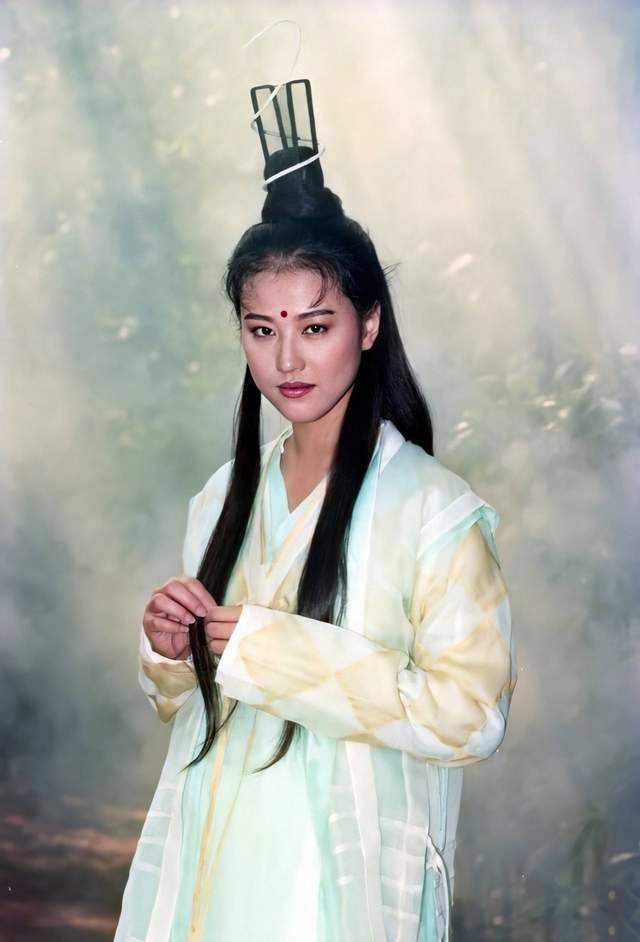 知情人称周海媚还在医院治疗中 请各界勿以讹传讹!