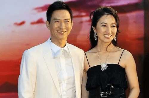 张家辉:从未阻止妻子关咏荷复出 表态尊重妻子的决定
