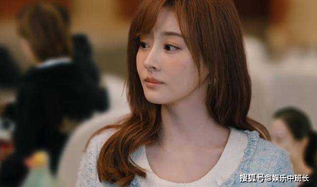 《小满生活》醉酒渴望献身的小姗 本就是文博触碰不到的女人