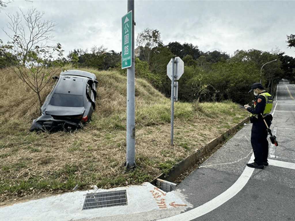 何润东拍戏时遭遇车祸 本人发声:本人平安无事,副导演却断了一根牙