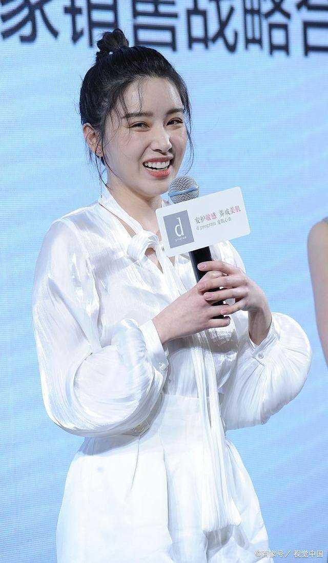 阚清子首谈被求婚过程 言语间透露着甜蜜，往日大海被填平