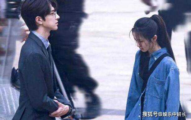 《脱轨》在哪个APP播放?《脱轨》更新时间是每周几几点播出?