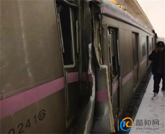 实拍受损地铁 两节车厢被挤压 事故原因是什么_酷知科普