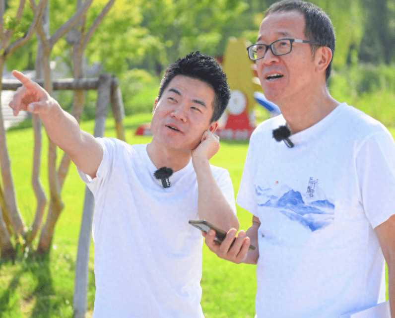 小杨哥再回应签约董宇辉 京剧台词都一样但梅兰芳只有一个