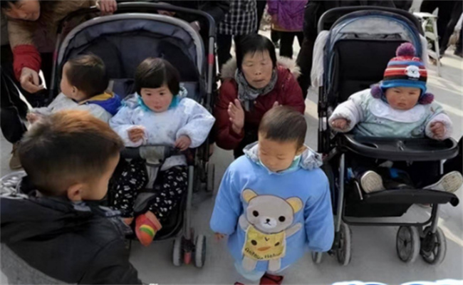 专家称养娃难可暂时求助亲戚 这是一个可行的建议吗
