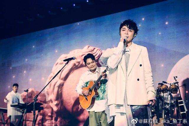 吴青峰自爆再度失声!喉咙状态堪忧 前几日刚官宣明年巡演计划