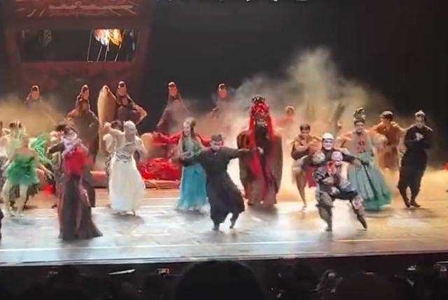 杨丽萍团队跳科目三引爆全场 火爆神曲舞蹈会上春晚舞台吗?
