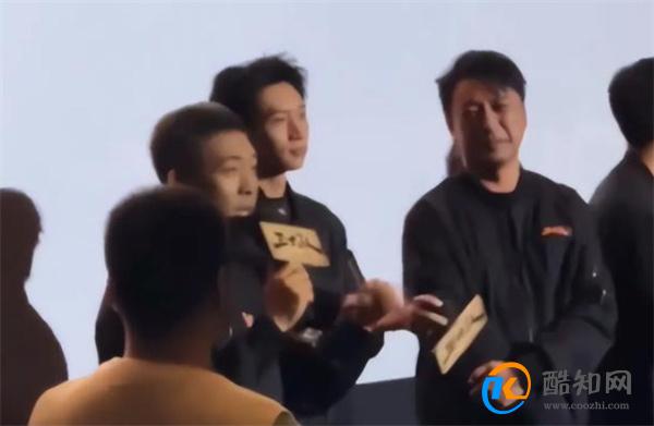 杨丽萍团队跳科目三引热议_酷知科普