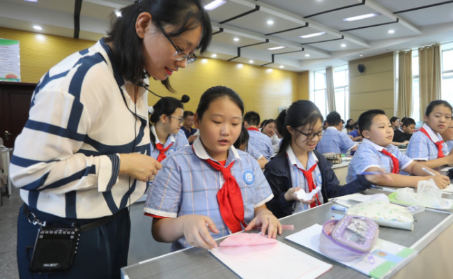 中小学老师为什么越来越累中小学老师累在哪里