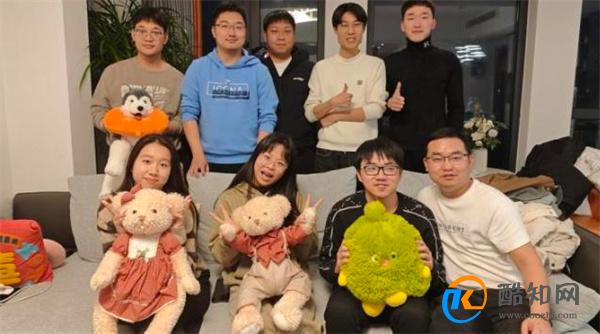 大学辅导员带媳妇走遍全国去家访 大学辅导员家访怎么办_酷知科普