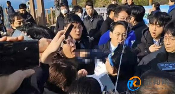 韩国最大在野党党首李在明遇袭 李在明现在状况怎样