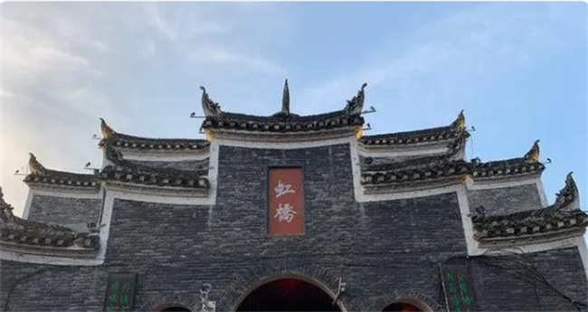 ​凤凰古城在湖南哪个市 凤凰古城在哪个城市