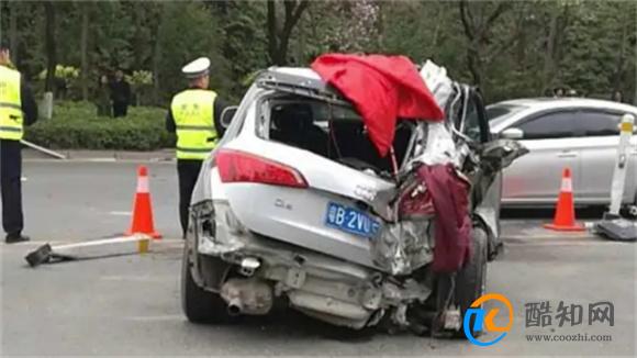 3同学出车祸开车同学遭索赔59万 同乘车祸驾驶员负责吗