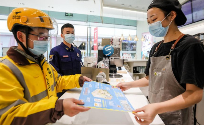 ​女子半年吃出200多次异物被刑拘，这是为何