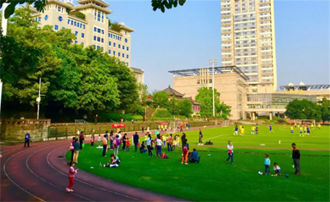 如何让大学校园不成为网络直播的“秀场”