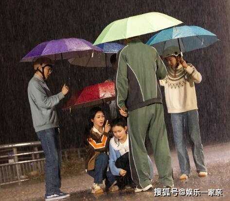《要久久爱》蓝亦菲爸爸怎么了?蓝亦菲遭父亲抛弃 看得太气了