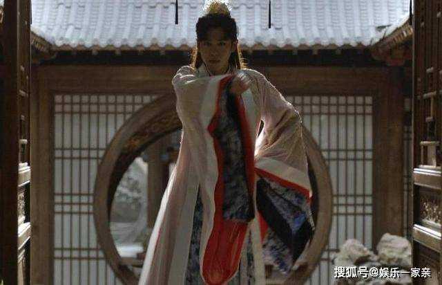 《庆余年2》新角色登场！范闲红衣高马尾亮相 庆帝新老婆十分惊艳