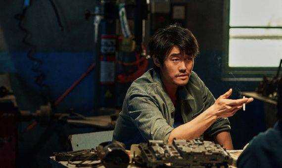 电影《飞驰人生2》大年初一上映 喜剧人的团魂燃起来了!