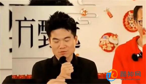 董宇辉年会上抱着俞敏洪痛哭 原因分析