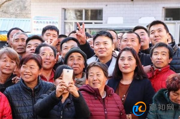 刘强东老家光明村就业率100% 如何用电商改变家乡