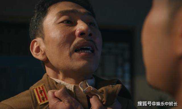 《狗剩快跑》在炕上搞人情世故?妻子的装傻 间接揭露了侯七的虚伪嘴脸
