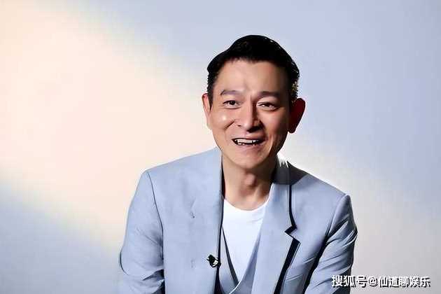 董宇辉直播卖菜又迎大咖!刘德华、张艺谋接连亮相 网友直呼精彩