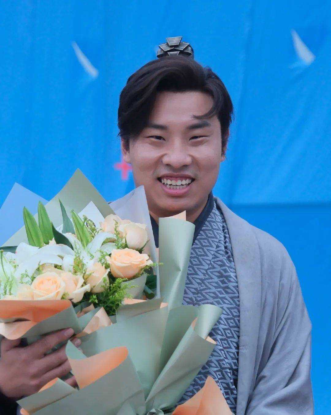 杨迪挑战爆改!妆后颜值不输男爱豆 网友们直接炸了锅
