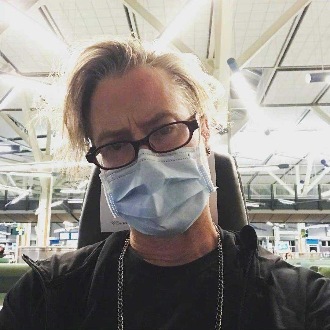 台媒曝夏克立家暴黄嘉千细节 拿枕头捂前妻脸致使无法呼吸,太可怕了