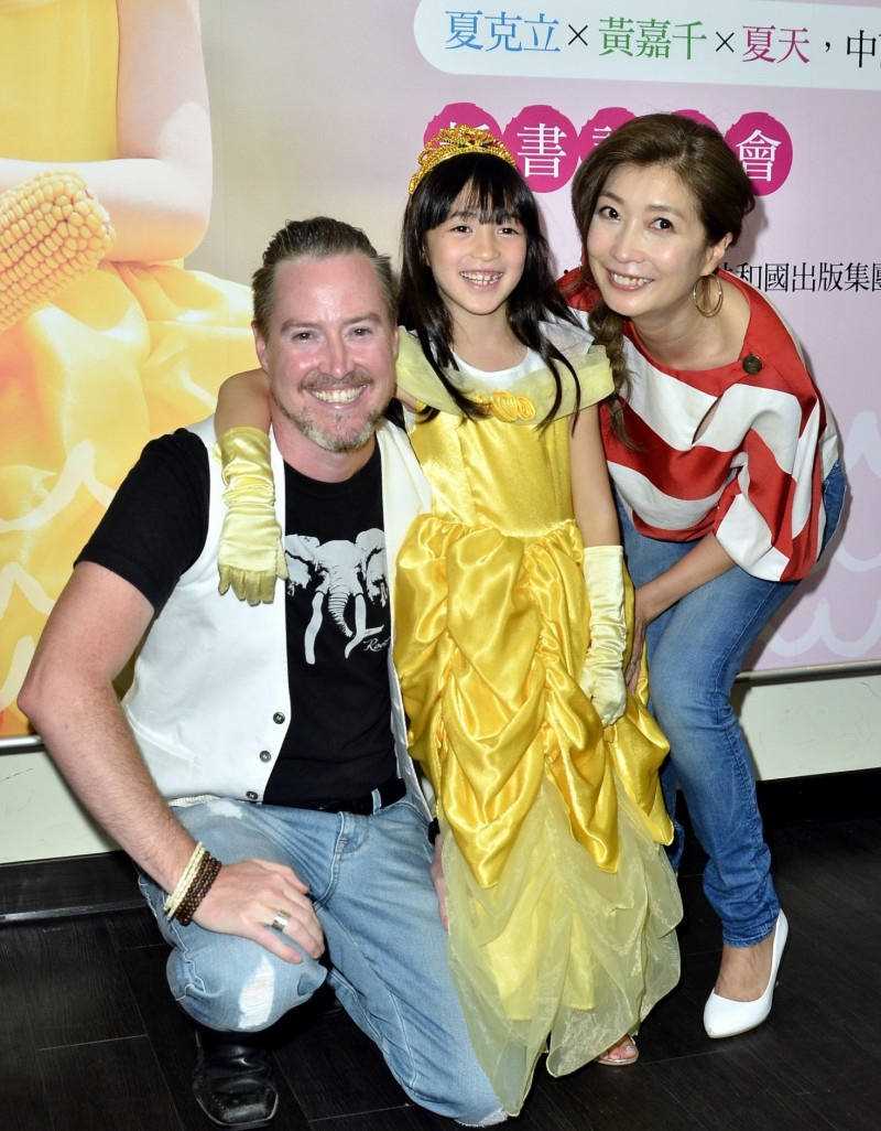 台媒曝夏克立家暴黄嘉千细节 拿枕头捂前妻脸致使无法呼吸,太可怕了