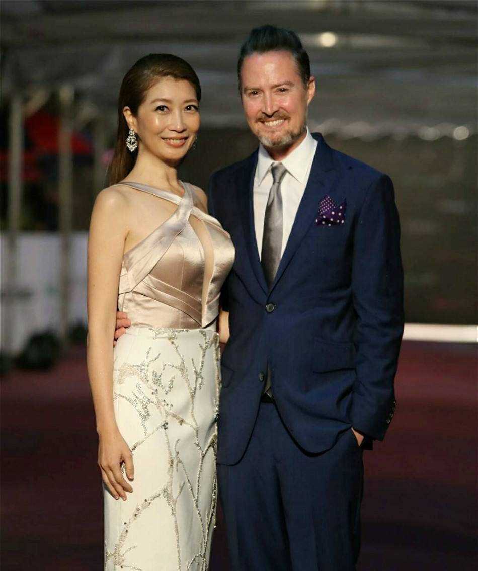 台媒曝夏克立家暴黄嘉千细节 拿枕头捂前妻脸致使无法呼吸,太可怕了