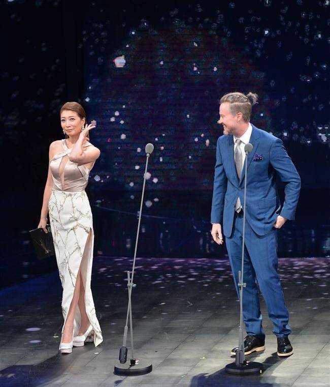 台媒曝夏克立家暴黄嘉千细节 拿枕头捂前妻脸致使无法呼吸,太可怕了