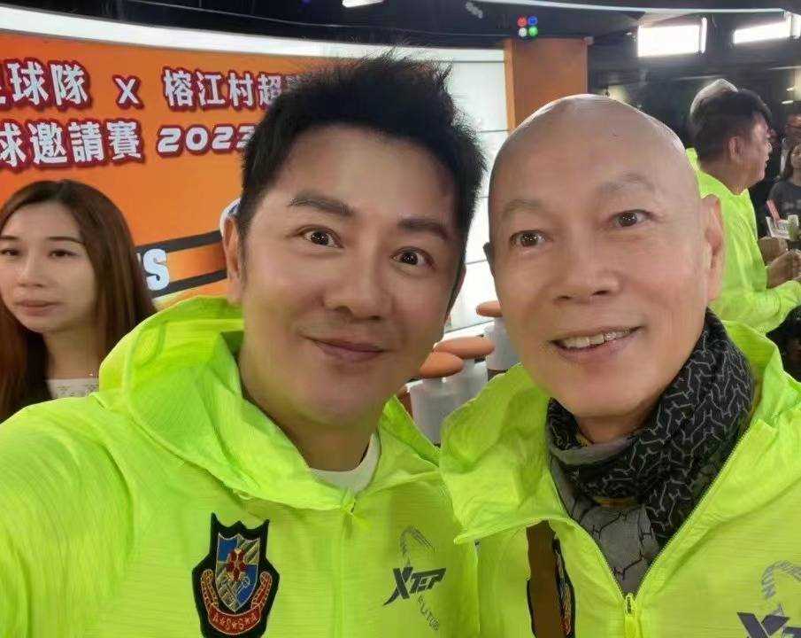 陈浩民举家回香港定居 家庭团聚与演艺事业的新篇章