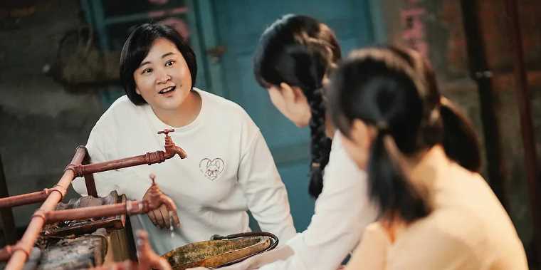 影坛再添传奇!贾玲个人票房破100亿 和张小斐影后成双