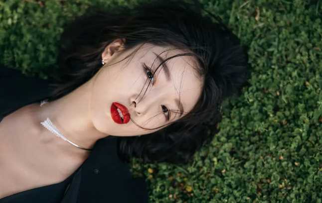 影坛再添传奇!贾玲个人票房破100亿 和张小斐影后成双