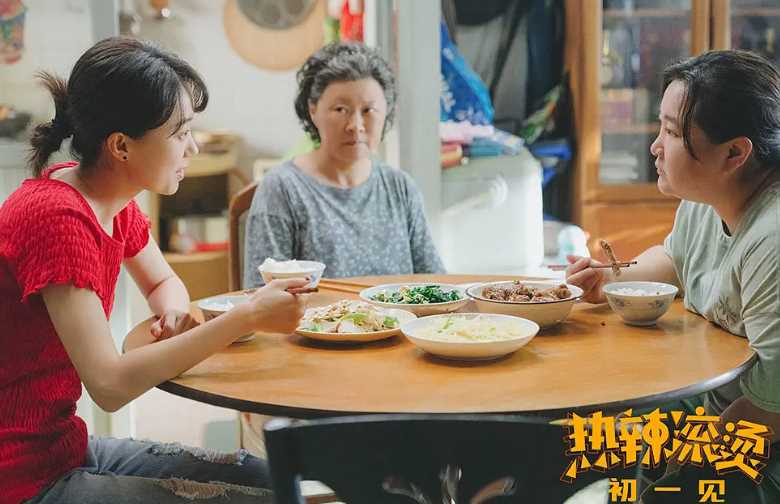 影坛再添传奇!贾玲个人票房破100亿 和张小斐影后成双