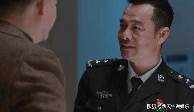 《江河日上》看了钱起对盆栽的态度 才明白廖宇正活得有多清醒