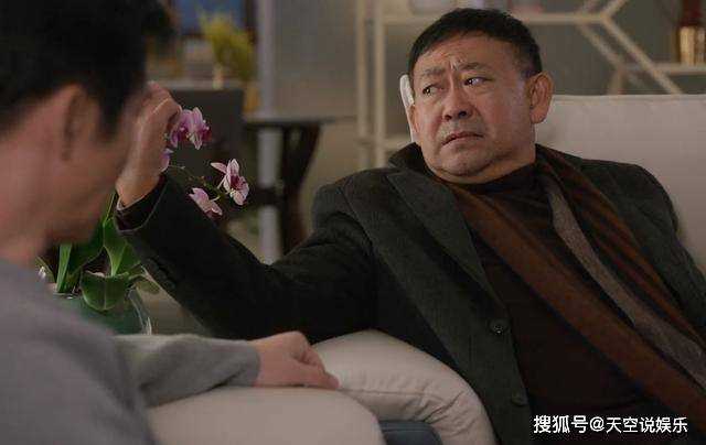 《江河日上》看了钱起对盆栽的态度 才明白廖宇正活得有多清醒