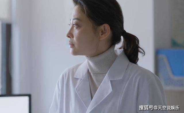 《江河日上》手抖还坚持走上手术台?肖雪隐瞒病情 违背了医者道德