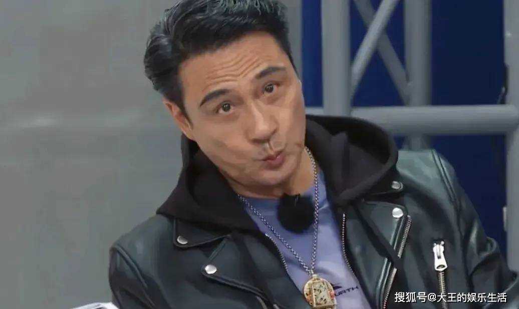 好损的儿子！费曼辣评吴镇宇 暗示钱难挣