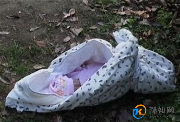 学院回应情侣厕所产子丢垃圾桶 弃婴违反法律