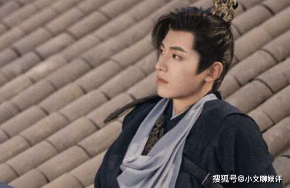 《与凤行》灵界的副将墨方为什么叛离? 墨方身世来历是谁的儿子?