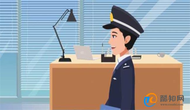 年轻女子裸体现身商场 警方介入 公共场合裸体也违法