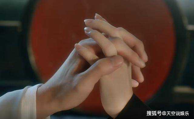 《与凤行》耍流氓式的检查?为了名正言顺与沈璃牵手 行止连底线都不要了