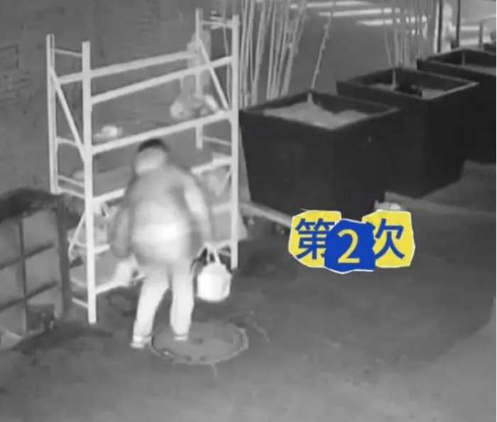 女骑手半个月偷吃40多份外卖 还专门偷吃自己喜欢的!