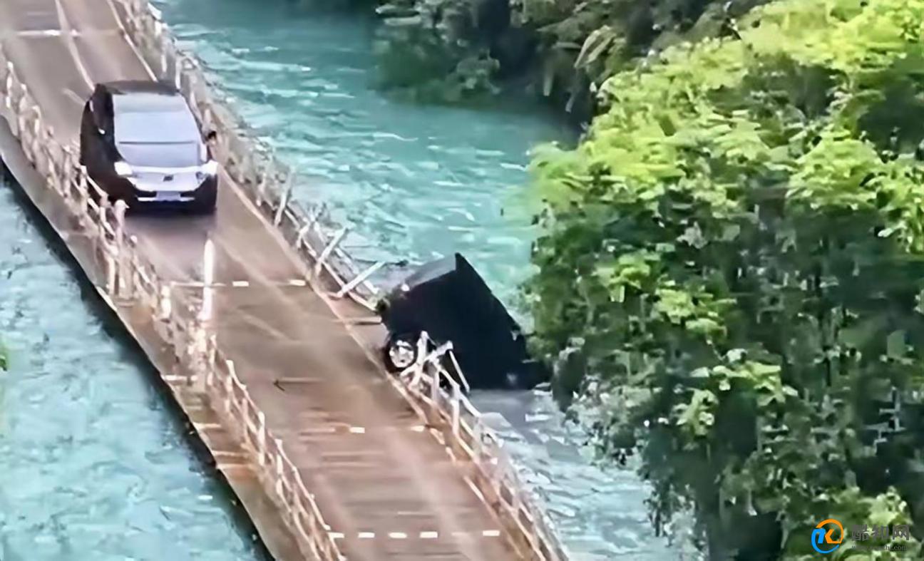 湖南永州网红浮桥被冲走系谣言 网红浮桥怎么处理