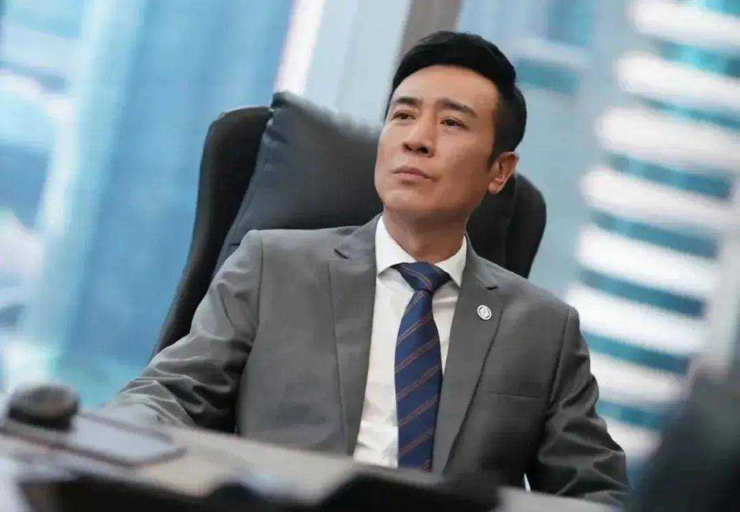 《城中之城》看懂了吴显龙挟恩图报 才明白本性正直的赵辉为何锒铛入狱