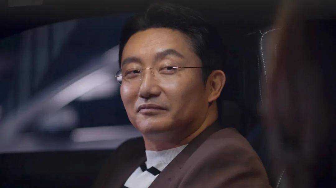 《城中之城》剧中最愚蠢的人!拉拢备胎苏见仁 反被曝出惊天丑闻