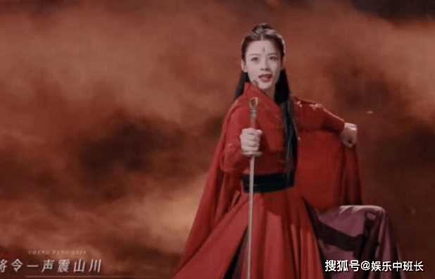 东方美学血脉觉醒！《浪姐5》陈丽君一身红衣舞剑惊艳全场